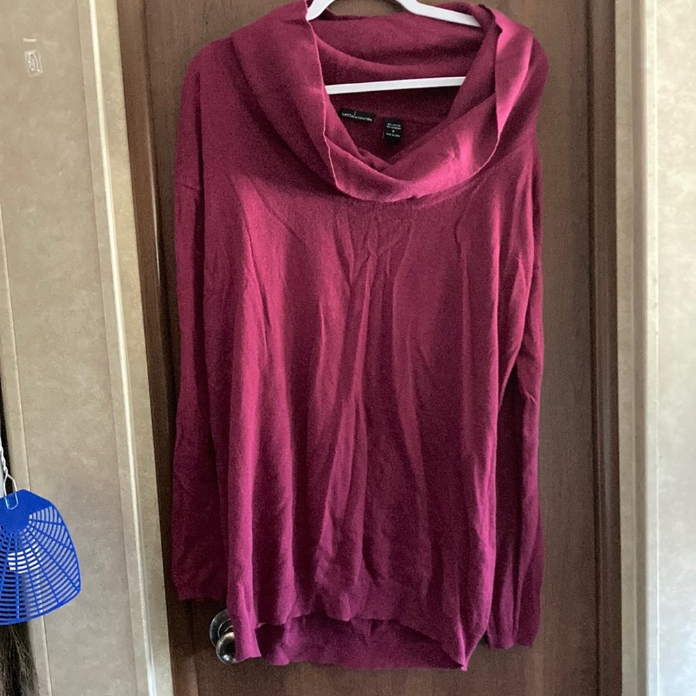 Maroon sweater